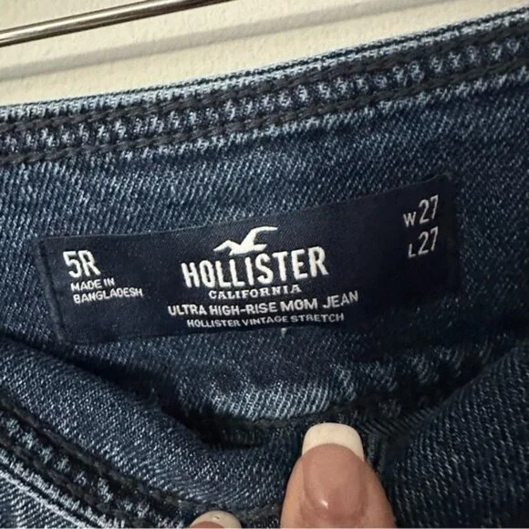 Hollister Ultra High Rise Mom Jeans Blue Denim Pleated Raw Hem W27 Y2K - Picture 9 of 12